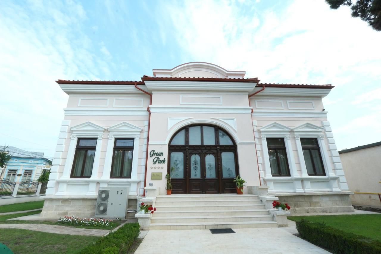 Отель Green Park Boutique Hotel Фокшани-4