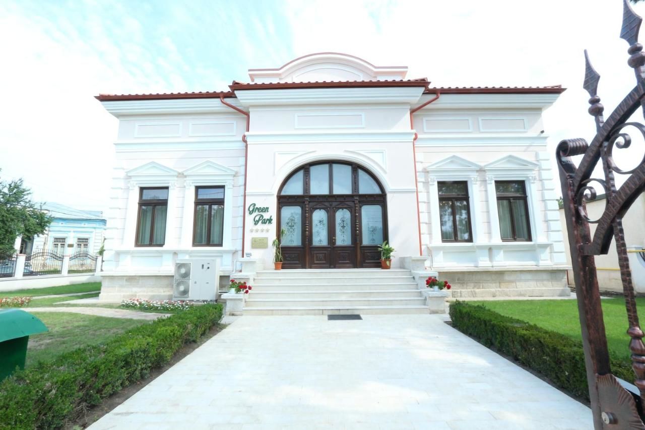 Отель Green Park Boutique Hotel Фокшани-5